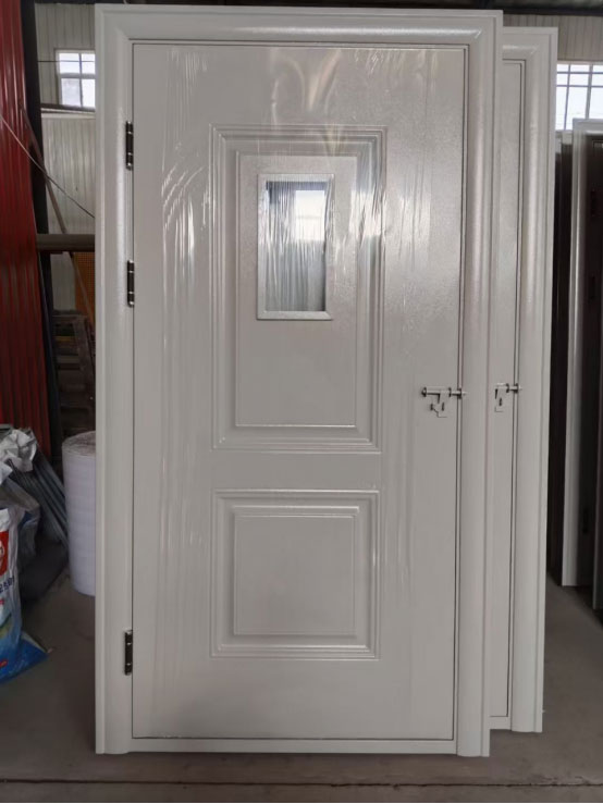 青河学校教室门