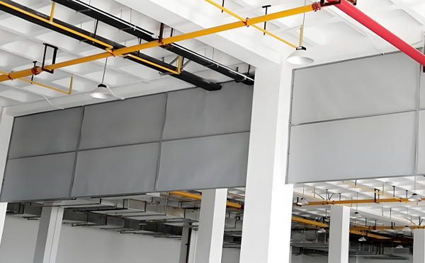 商场防烟分区常闭节点：青河挡烟垂壁高度与控制器接线图解