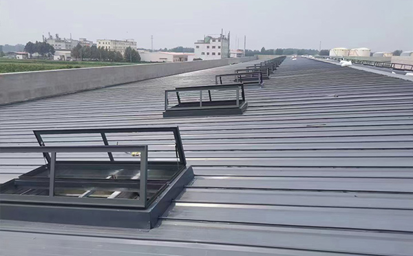 某中学室内体育馆青河排烟窗改造项目