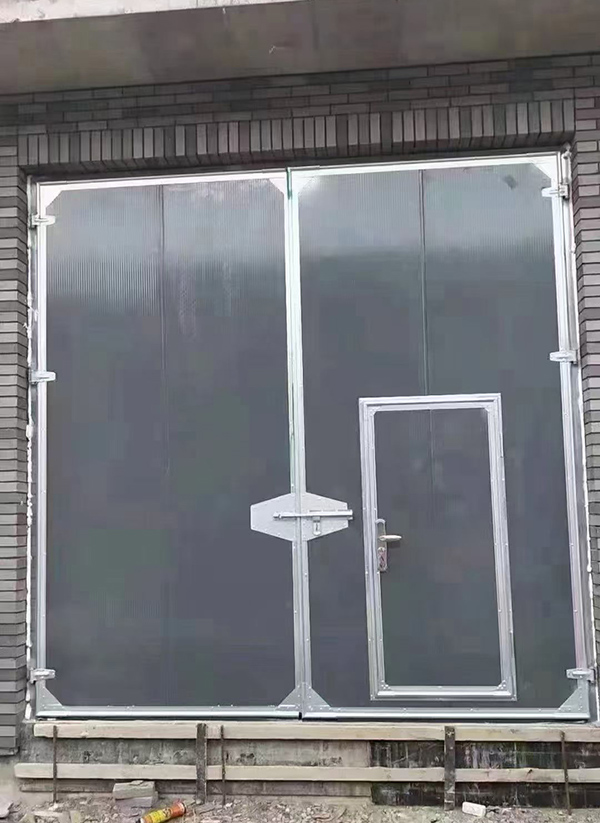 青河工业平开门在大型设备制造车间的应用实例