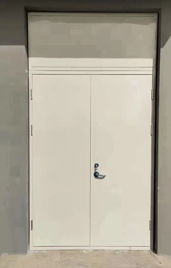 展览馆项目完成大跨度青河防火门安装